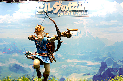 画像ギャラリー No.002のサムネイル画像 / Nintendo Switchローンチソフト「ゼルダの伝説 ブレス オブ ザ ワイルド」をプレイ。体験会の会場にはプレイ時間20分の試遊台が50台用意