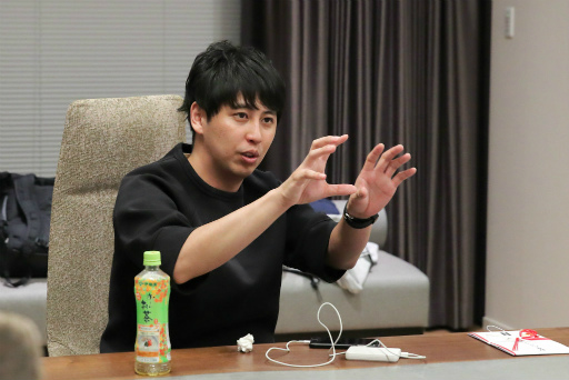 画像ギャラリー No.014のサムネイル画像 / 最強若手芸人を決する「ローモバチャレンジカップ」優勝決戦をレポート。やり込みあり,引きこもりあり,一大決戦を制したのは鬼越トマホーク