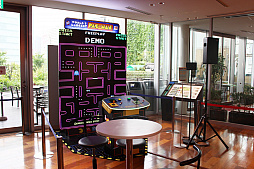 画像ギャラリー No.020のサムネイル画像 / 「PAC-MAN GINZA STYLE」が銀座三越でスタート。120種以上の「パックマン」グッズや,貴重なアーケードゲームが夏休みの銀座に大集合