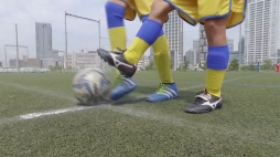 画像ギャラリー No.011のサムネイル画像 / ゲームでサッカーが上手くなる？　「ウイイレ 2017」を使ったトレーニング「ウイトレ」のTVCMが公開