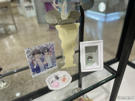 画像ギャラリー No.006のサムネイル画像 / マトリのアナタも，特待生さんも，賢者様も！　推しとのステキな生活を応援する常設店舗「coly more!」が池袋にオープン