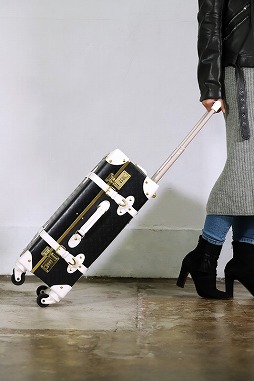 画像ギャラリー No.013のサムネイル画像 / 「ツキウタ。」のユニットをイメージしたキャリーケースがムービックから登場