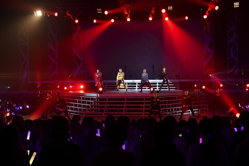 画像ギャラリー No.012のサムネイル画像 / 超初心者が行く，“2.5次元ダンスライブ「SQ」ステージ BLAZING & FREEZING”。SolidSとQUELLが描くコントラストの魅力にやられました