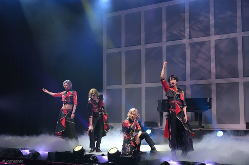 画像ギャラリー No.011のサムネイル画像 / I’M A SHOWで“SolidS”と“QUELL”にアイマショウ。S.Q.S Episode 9「The Freely」Ver.REDゲネプロ公演レポート