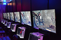 画像ギャラリー No.003のサムネイル画像 / ［TGS 2018］死ぬほど大量のゾンビに死ぬまで殴られる「Days Gone」プレイレポート。君は屍の山を越えてTシャツをゲットできるか