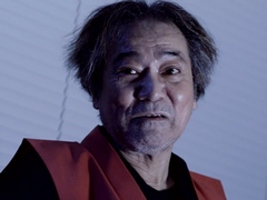 稲川淳二さんが「バイオハザード7」体験版と「KITCHEN」にPS VRで挑戦する動画が公開。怪談の帝王がバイオ7の恐怖を分析したインタビューも