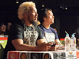 画像ギャラリー No.006のサムネイル画像 / 獣神サンダー・ライガー選手や真壁刀義選手らが「鉄拳7」でガチ対戦! 現役レスラー4人による「鉄拳7 BATTLE TOURNAMENT 2017」収録現場レポート