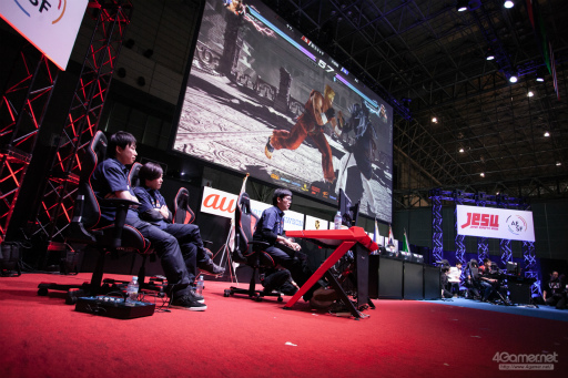画像ギャラリー No.025のサムネイル画像 / 「eSPORTS 国際チャレンジカップ」の「鉄拳7」部門は日本選抜チームに軍配。イベントの模様をフォトレポートでお届け