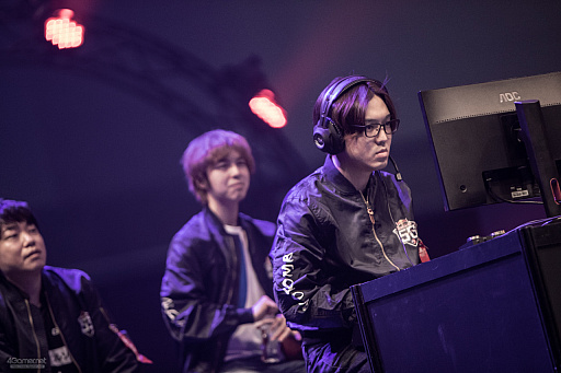 画像ギャラリー No.006のサムネイル画像 / Gメッセ群馬で開催された「Red Bull 5G 2021 FINALS」レポート。ジャンルを越えた強豪プレイヤーが集結,激闘を展開した