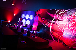 画像ギャラリー No.043のサムネイル画像 / Gメッセ群馬で開催された「Red Bull 5G 2021 FINALS」レポート。ジャンルを越えた強豪プレイヤーが集結,激闘を展開した
