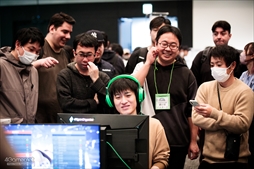 画像ギャラリー No.036のサムネイル画像 / 「鉄拳7」最後のMASTERCUPには765(ナムコ)人が参戦! 初のPC版開催となった同大会の模様をフォトレポートで紹介