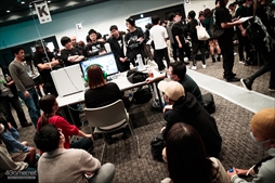 画像ギャラリー No.097のサムネイル画像 / 「鉄拳7」最後のMASTERCUPには765(ナムコ)人が参戦! 初のPC版開催となった同大会の模様をフォトレポートで紹介