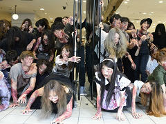 新宿マルイ メンにゾンビ大発生！？　「バイオハザード20th×マルイハロウィン」メディア向け内覧会をレポート