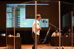 画像ギャラリー No.019のサムネイル画像 / バイオハザード7のサウンドチームがそのメイキングを実演。効果音に必要なのは糸こんにゃくとローション，洗面器!?
