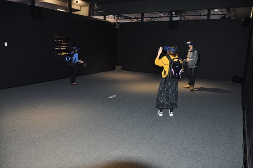 画像ギャラリー No.003のサムネイル画像 / VRアトラクション「BIOHAZARD WALKTHROUGH THE FEAR」インプレッション。「バイオハザード7」のベイカー邸を歩き回り脱出を試みる