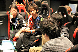 画像ギャラリー No.008のサムネイル画像 / 「PUBG JAPAN SERIES Season1 Grade1 Phase2」,V3 FOXがαリーグ以来の首位に立つ。PGR_poly選手が前人未踏の3連続最多キルを獲得したDAY5レポート