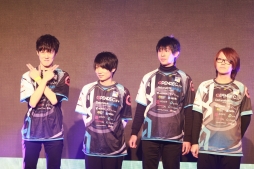 画像ギャラリー No.012のサムネイル画像 / 2度のドン勝を決めたSunSister Suicider'sが優勝！　「PUBG」国内初の賞金制大会「PJS Winter Invitational 2018」をレポート