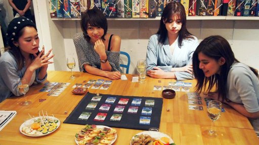 画像ギャラリー No.001のサムネイル画像 / 「街コロ」は,果たして合コンにも使えるのか。コラムニスト・犬山紙子さんの進行による“ボドゲ女子会”潜入レポート