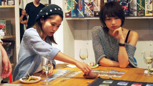 画像ギャラリー No.008のサムネイル画像 / 「街コロ」は,果たして合コンにも使えるのか。コラムニスト・犬山紙子さんの進行による“ボドゲ女子会”潜入レポート