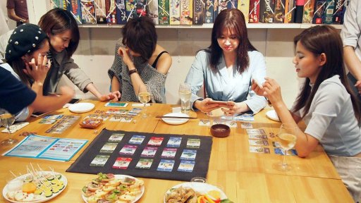 画像ギャラリー No.010のサムネイル画像 / 「街コロ」は,果たして合コンにも使えるのか。コラムニスト・犬山紙子さんの進行による“ボドゲ女子会”潜入レポート