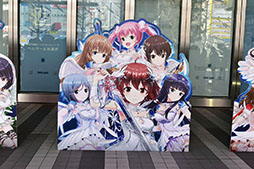 画像ギャラリー No.015のサムネイル画像 / 「To LOVEる-とらぶる- ダークネス」と「オルタナティブガールズ」がコラボ。声優陣出演コーナーも盛り上がったファンイベントの模様をレポート