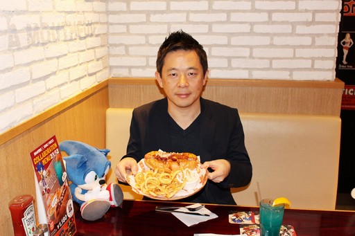 画像ギャラリー No.011のサムネイル画像 / 「ソニックフォース」と「HOOTERS」のコラボが本日スタート。ソニックファミリーとHOOTERS GIRLの競演を,チリドッグで楽しもう