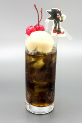 画像ギャラリー No.018のサムネイル画像 / 「ソニックフォース」×スイーツパラダイスのコラボ「ソニックカフェ」が開催中。中村プロデューサーと橘 ゆりかさんが特製コラボメニューを試食した