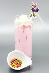 画像ギャラリー No.020のサムネイル画像 / 「ソニックフォース」×スイーツパラダイスのコラボ「ソニックカフェ」が開催中。中村プロデューサーと橘 ゆりかさんが特製コラボメニューを試食した