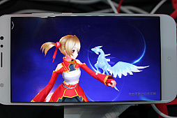 画像ギャラリー No.008のサムネイル画像 / ［CJ2016］スマホで遊べる「ソードアート・オンライン」の真打ち？　「黒衣剣士」のプレイインプレッション＆直撮りムービーを掲載