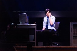 画像ギャラリー No.009のサムネイル画像 / 原作のビハインドストーリーを繊細に描く「舞台『囚われのパルマ ー失われた記憶ー』」東京公演ゲネプロ&舞台挨拶レポート