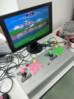 画像ギャラリー No.022のサムネイル画像 / 「電車でGO！」を10年，20年と続くプロジェクトに――AC版「電車でGO！！」開発陣に，新筐体と「復刻版」に込められた思いを聞いてみた