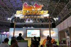 画像ギャラリー No.001のサムネイル画像 / ［TGS 2016］椿鬼奴さんとダレノガレ明美さんが競馬実況でガチンコバトル。「ダービースタリオン マスターズ」のステージイベントをレポート