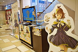 画像ギャラリー No.010のサムネイル画像 / 「めがみめぐり」発売記念イベントが秋葉原で開催中。声優の伊藤彩沙さんと尾崎由香さんが登場した抽選会とサイン会の模様をレポート