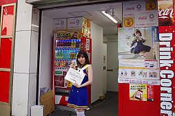 画像ギャラリー No.011のサムネイル画像 / 「めがみめぐり」発売記念イベントが秋葉原で開催中。声優の伊藤彩沙さんと尾崎由香さんが登場した抽選会とサイン会の模様をレポート