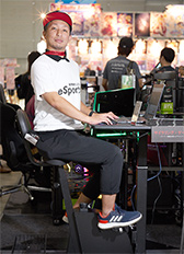 画像ギャラリー No.003のサムネイル画像 / ［TGS 2018］デスクの狭さに悩むゲーマーはTGS 2018の「バウヒュッテ×ROG」ブースへGO！　ゲーマー向けデバイスと家具を同時に試せる