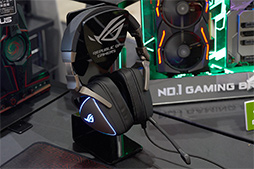 画像ギャラリー No.009のサムネイル画像 / ［TGS 2018］デスクの狭さに悩むゲーマーはTGS 2018の「バウヒュッテ×ROG」ブースへGO！　ゲーマー向けデバイスと家具を同時に試せる