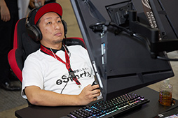 画像ギャラリー No.012のサムネイル画像 / ［TGS 2018］デスクの狭さに悩むゲーマーはTGS 2018の「バウヒュッテ×ROG」ブースへGO！　ゲーマー向けデバイスと家具を同時に試せる