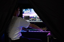 画像ギャラリー No.018のサムネイル画像 / ［TGS 2018］デスクの狭さに悩むゲーマーはTGS 2018の「バウヒュッテ×ROG」ブースへGO！　ゲーマー向けデバイスと家具を同時に試せる