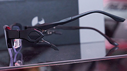 画像ギャラリー No.009のサムネイル画像 / ［TGS 2019］2020年版「着る毛布」からASUSの日本未発売製品まで，見どころ満載の「Bauhutte×ROG」共同ブースをチェック