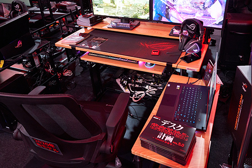 画像ギャラリー No.016のサムネイル画像 / ［TGS 2019］2020年版「着る毛布」からASUSの日本未発売製品まで，見どころ満載の「Bauhutte×ROG」共同ブースをチェック