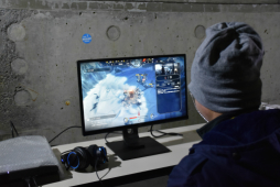 画像ギャラリー No.024のサムネイル画像 / 日本最北端の街，稚内で行われた「『Frostpunk』極寒体験会」の模様をレポート。詰め掛けた地元の人により会場は温かな雰囲気に包まれた