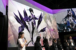 画像ギャラリー No.018のサムネイル画像 / ［TGS 2016］メインキャラを演じる声優5人が集合。アニメとアプリを融合させた挑戦的な新作「拡張少女系トライナリー」ステージをレポート