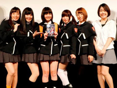 メインキャストが集合した「拡張少女系トライナリー」最終回配信直前上映イベント。強烈なバッティングが来場者を襲う……？