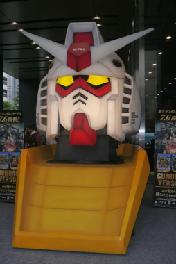 画像ギャラリー No.008のサムネイル画像 / 「ガンダムバーサスまつりin秋葉原」レポート。新旧プロデューサーが歴代シリーズ作品にまつわるトークを展開