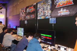 画像ギャラリー No.016のサムネイル画像 / 「ガンダムバーサスまつりin秋葉原」レポート。新旧プロデューサーが歴代シリーズ作品にまつわるトークを展開