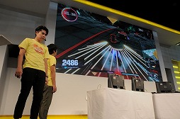 画像ギャラリー No.003のサムネイル画像 / ［TGS 2017］ガンダムAGE-1の参戦発表や平成ノブシコブシさんの対戦企画で盛り上がった「876CUP2017 GUNDAM VERSUS」をレポート