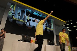 画像ギャラリー No.013のサムネイル画像 / ［TGS 2017］ガンダムAGE-1の参戦発表や平成ノブシコブシさんの対戦企画で盛り上がった「876CUP2017 GUNDAM VERSUS」をレポート