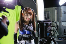 画像ギャラリー No.003のサムネイル画像 / 「地球防衛軍5」，浅川梨奈さん出演のTVCMが放映開始。EDFがニュース番組をジャックする第6弾プロモーション映像も公開