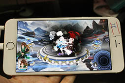画像ギャラリー No.003のサムネイル画像 / ［TGS 2016］パーフェクトワールドの「夢間集」をプレイレポート。Live2Dでヌルヌル動いて微笑む美男子は想像以上に眩しかった