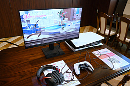 画像ギャラリー No.017のサムネイル画像 / 「DOAXVV」7周年記念生放送レポート。会場ではグッズの展示やイマーシブ恋愛ADV「Venus Vacation PRISM」の試遊会も行われた